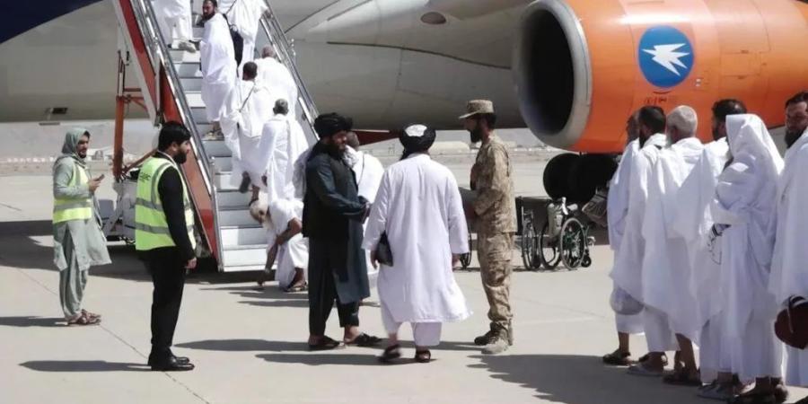 عکس از حجاج که قرار است به عربستان سفر کنند